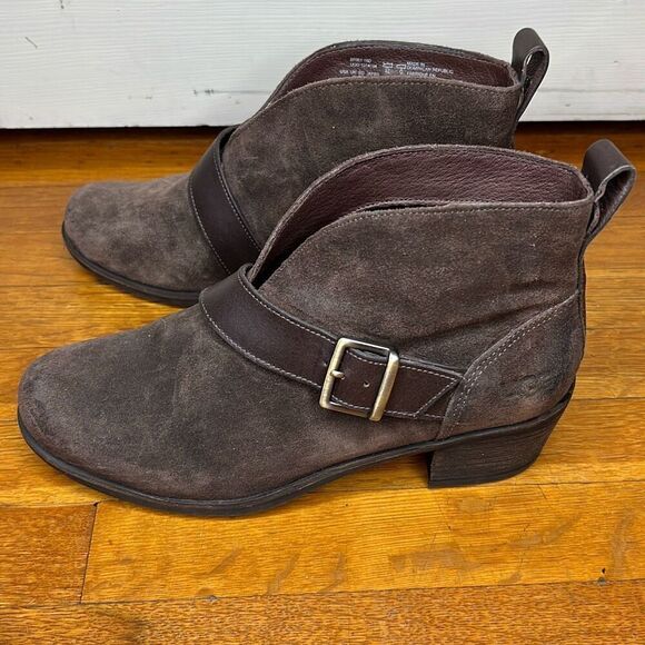 UGG Australia Wright Belted Genuine Shearling Lined Booties Womens Size 7 Nwot - Picture 6 of 8